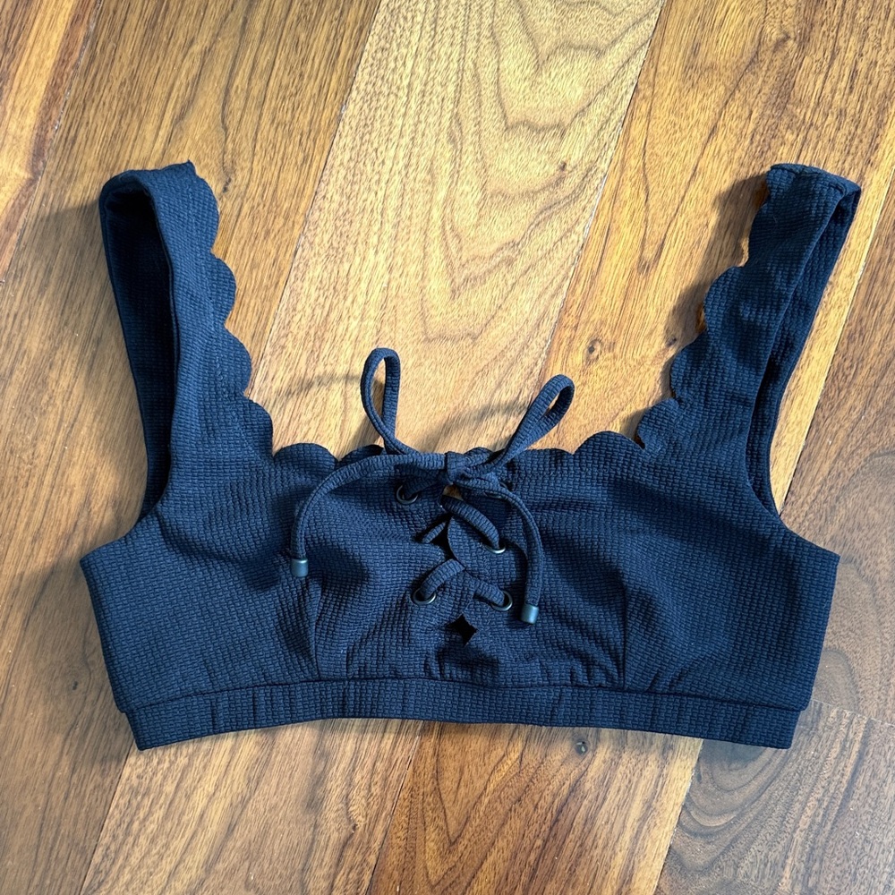 Marysia Swim Black Scalloped Lace-Up Bikini Top, size M S